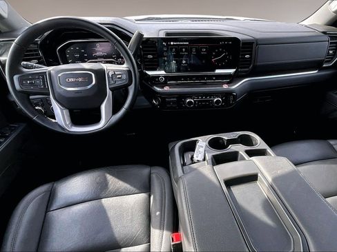 Used 2025 GMC Sierra 1500 SLT image 8