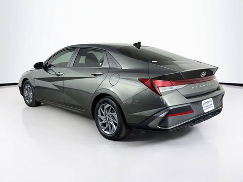 Used 2024 Hyundai Elantra SEL FWD image 4