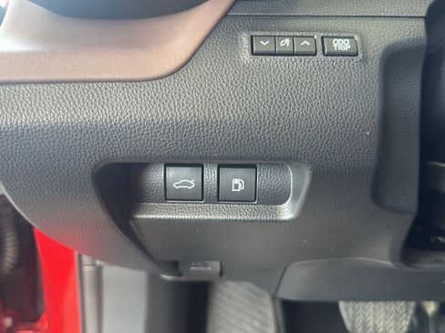 Used 2023 Toyota Crown Limited image 24