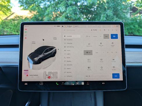 Used 2023 Tesla Model Y Performance AWD/4WD image 28