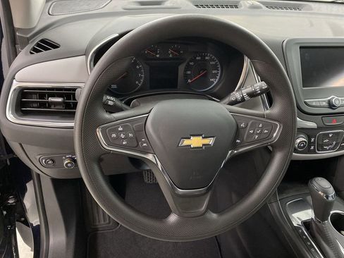 Used 2021 Chevrolet Equinox LS w/ LS Convenience Package image 14