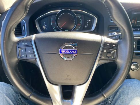 Used 2015 Volvo V60 T5 Premier image 14