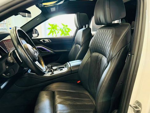 Used 2023 BMW X6 M50i w/ Parking Assistance Package image 15