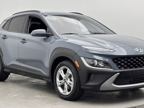 Used 2023 Hyundai Kona SEL FWD image 3