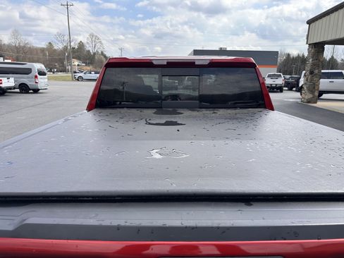 Used 2023 GMC Sierra 1500 SLT w/ SLT Premium Package image 9