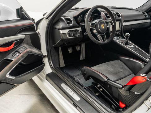 Used 2016 Porsche Cayman GT4 image 22