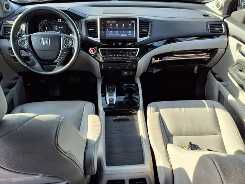 Used 2017 Honda Pilot Touring image 11