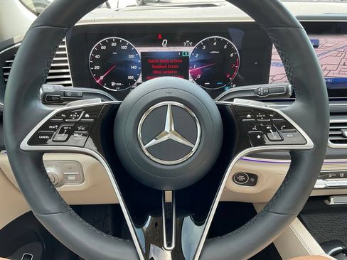 Used 2024 Mercedes-Benz GLE 350 4MATIC image 11