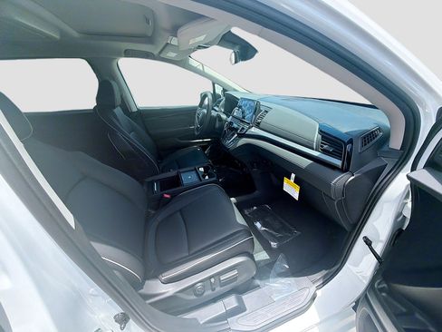 New 2026 Honda Odyssey Touring image 24