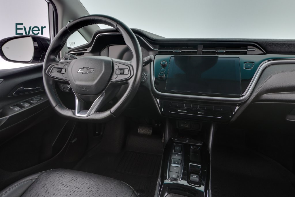 Used 2022 Chevrolet Bolt LT w/ Infotainment Package FWD image 25