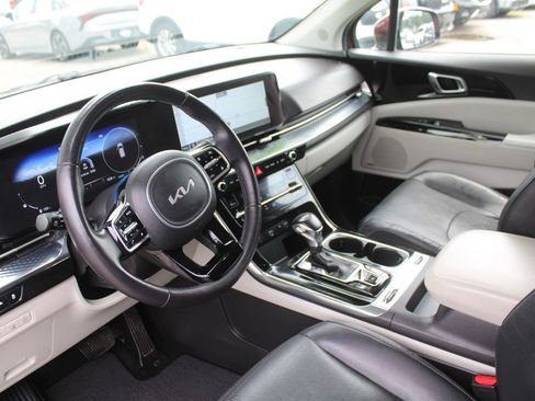 Used 2023 Kia Carnival SX Prestige FWD image 29