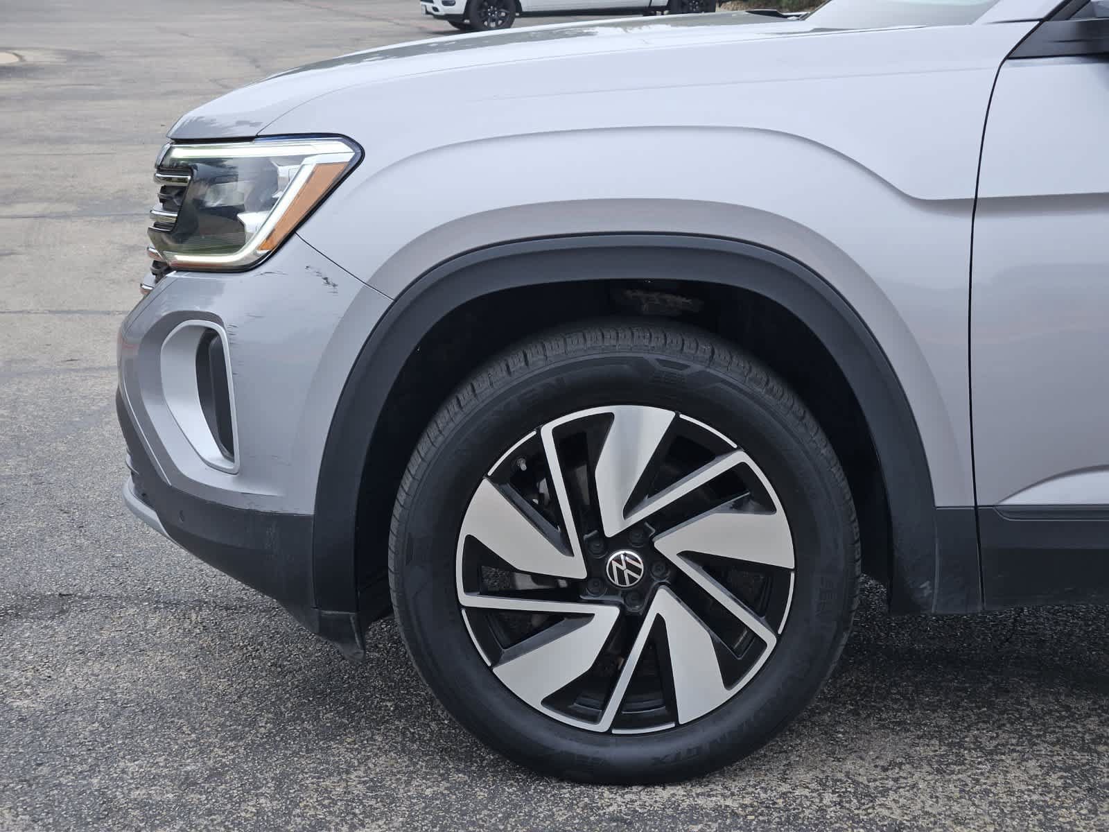 Used 2025 Volkswagen Atlas SE FWD image 8