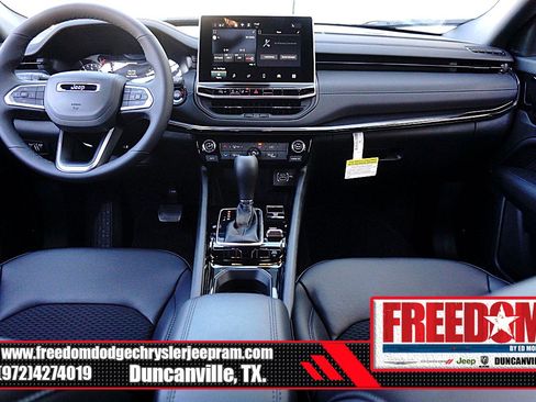 New 2026 Jeep Compass Latitude image 11