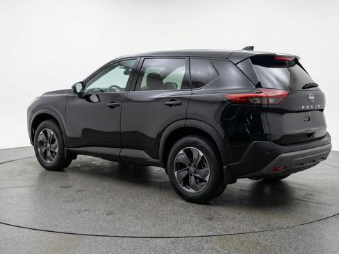 Used 2025 Nissan Rogue SV image 6