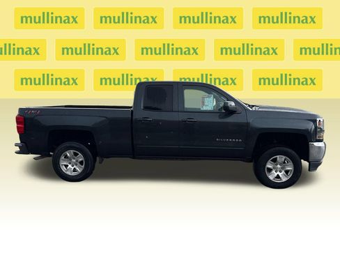 Used 2018 Chevrolet Silverado 1500 LT AWD/4WD image 2