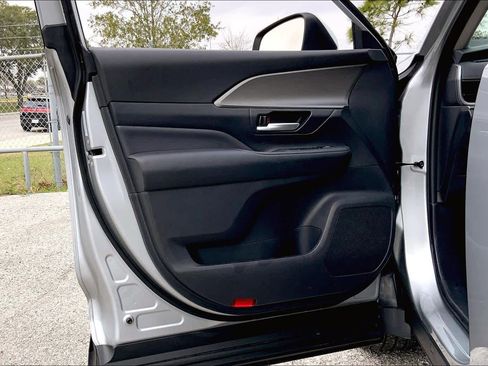 Certified 2025 Toyota Grand Highlander AWD image 21