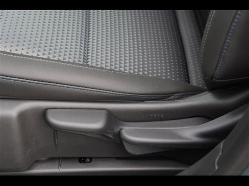 New 2026 Chevrolet Trax LT w/ LT Convenience Package FWD image 5
