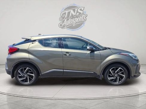 Used 2021 Toyota C-HR Limited FWD image 4