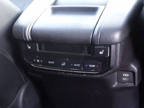 Used 2025 Toyota Grand Highlander AWD image 22