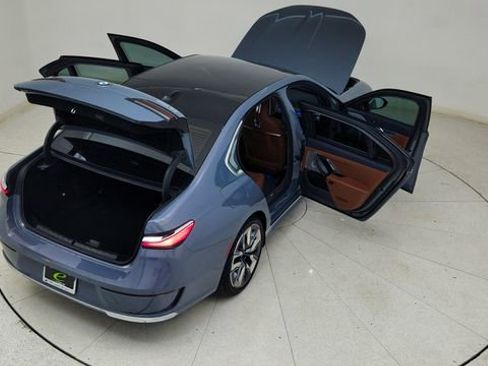 Used 2023 BMW i7 xDrive60 image 94