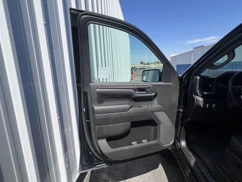 Used 2025 GMC Sierra 1500 SLT AWD/4WD image 12