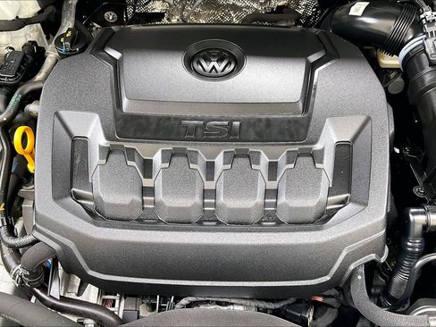 Certified 2023 Volkswagen Tiguan SE R-Line FWD image 30