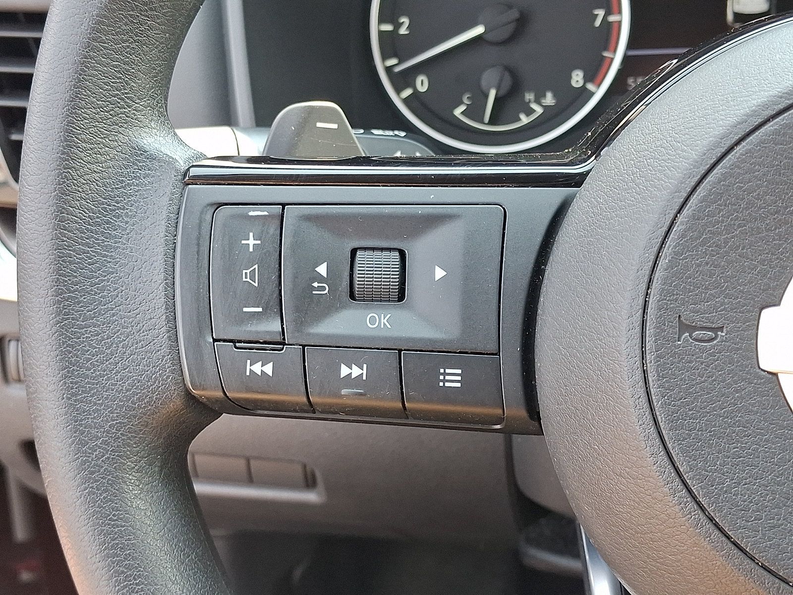 Used 2021 Nissan Rogue SV AWD/4WD image 24