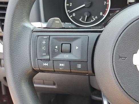 Used 2021 Nissan Rogue SV AWD/4WD image 24