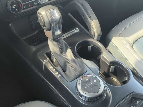 Used 2024 Ford Bronco Outer Banks image 32