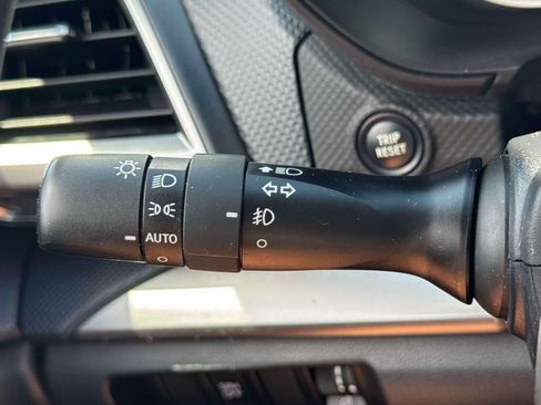 Used 2023 Subaru Forester Premium AWD/4WD image 17