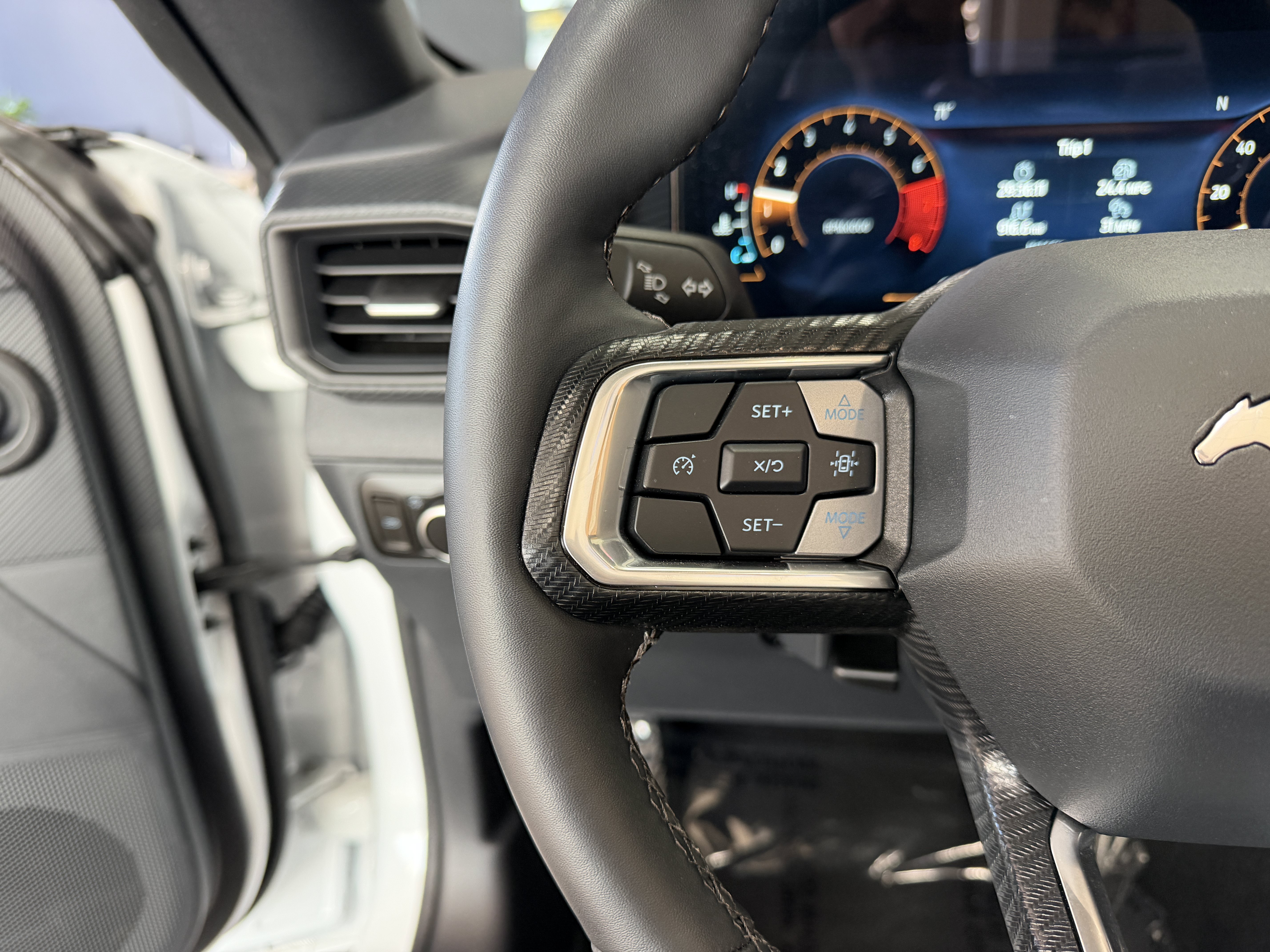 Used 2025 Ford Mustang Convertible RWD image 17