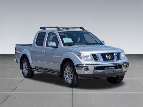Used 2012 Nissan Frontier SL w/ Moonroof Pkg AWD/4WD image 7