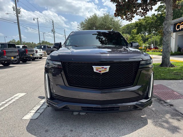 Used 2022 Cadillac Escalade Sport Platinum AWD/4WD image 3