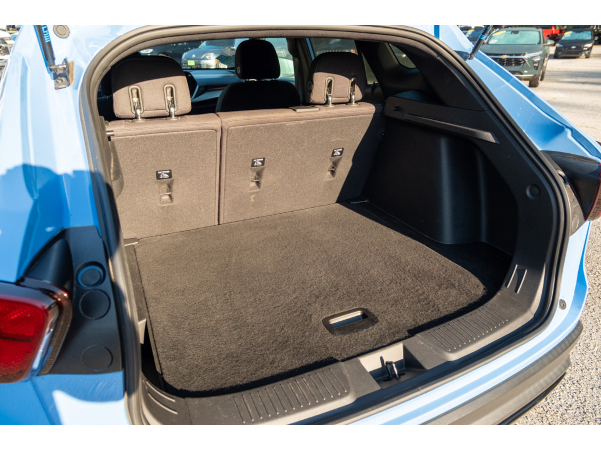 Used 2024 Chevrolet Trax RS w/ Sunroof Package FWD image 31