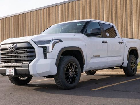 New 2026 Toyota Tundra SR5 AWD/4WD image 4