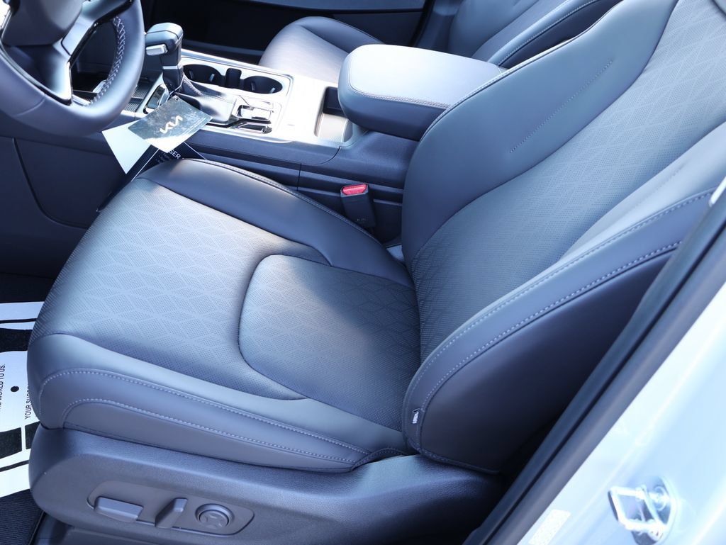 New 2027 Kia Carnival EX w/ Dark Edition Package FWD image 26