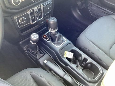 Used 2018 Jeep Wrangler Unlimited Sport S image 18