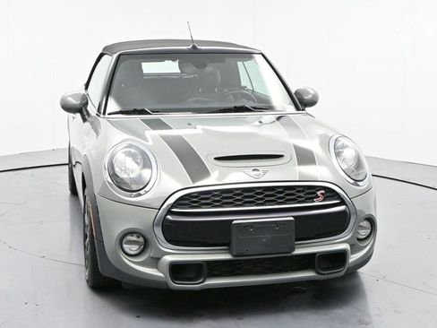 Used 2019 MINI Cooper S image 2