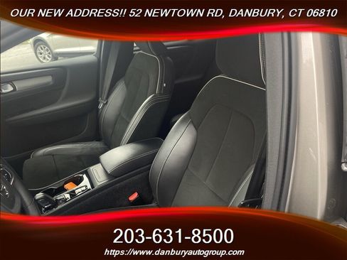 Used 2022 Volvo XC40 T5 R-Design AWD/4WD image 13