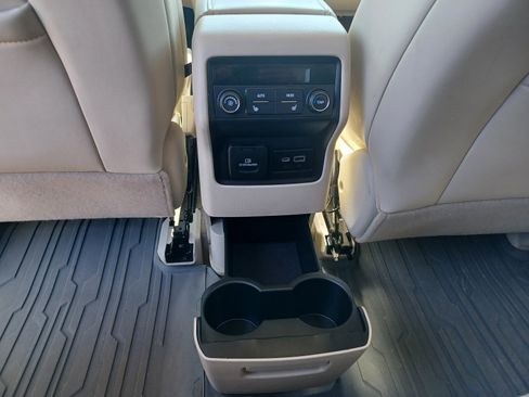 Used 2022 GMC Acadia AWD Denali w/ Denali Ultimate Package image 14