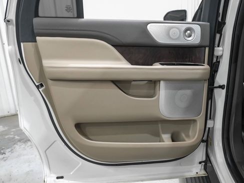 Used 2022 Lincoln Navigator L Reserve AWD/4WD image 48