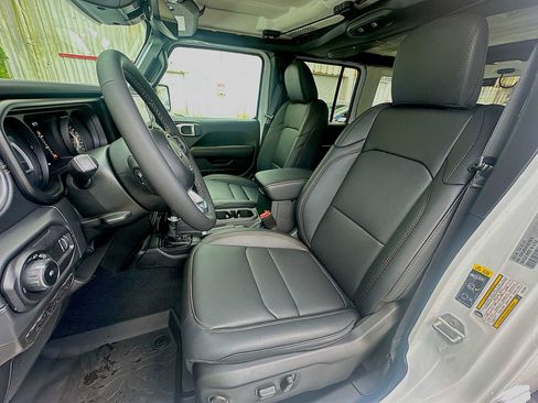New 2026 Jeep Wrangler Unlimited Sahara AWD/4WD image 13
