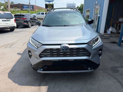 Used 2020 Toyota RAV4 XSE AWD/4WD image 2