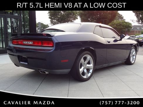 Used 2013 Dodge Challenger R/T RWD image 4