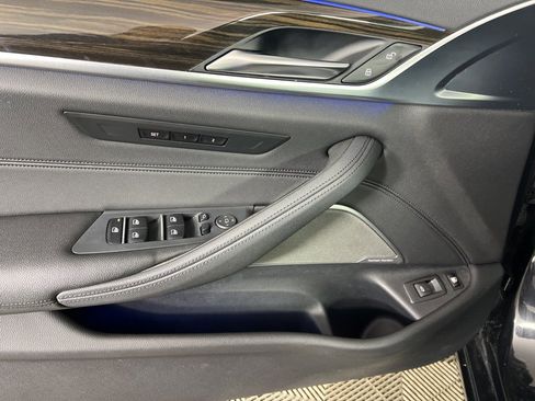 Used 2019 BMW 530e xDrive 530e xDrive iPerformance w/ Premium Package image 17