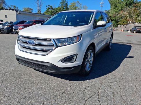 Used 2017 Ford Edge Titanium w/ Technology Package AWD/4WD image 4