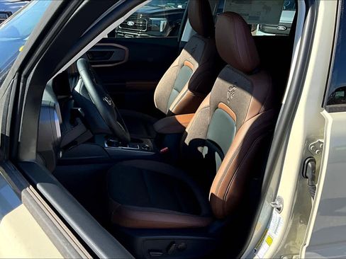 New 2025 Ford Bronco Sport Outer Banks image 9