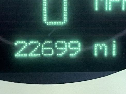 Used 2014 Dodge Challenger SXT image 11