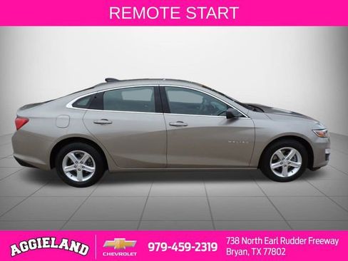 Used 2022 Chevrolet Malibu LS image 2
