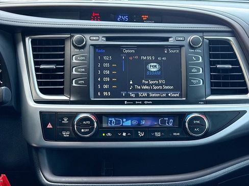 Used 2019 Toyota Highlander Plus FWD image 14